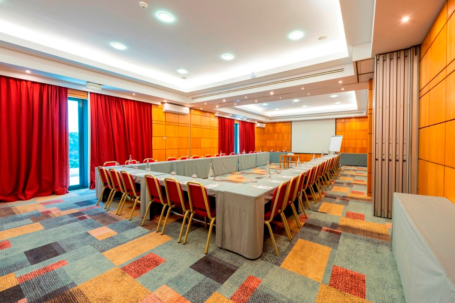 Conference meeting room at Riviera Hotel Carcavelos