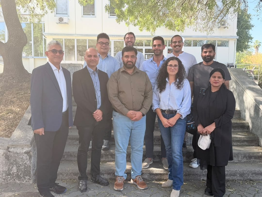 Conference participants with UNIDEMI researchers at NOVA FCT